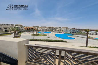 Penthouse with lake view for sale in Makadi Heights