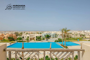 Stunning 3 bedroom townhouse with a private garden in Makadi Heights - ready to move